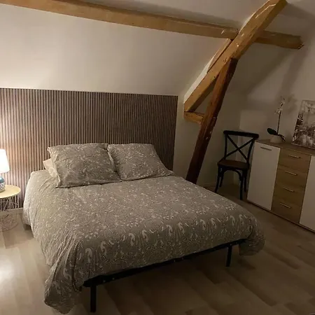 Charmante Maison A Avec Terrasse Et Jardin Cloture تروي